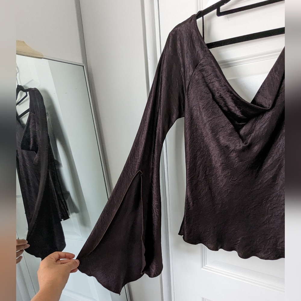 Seduce cowl neck flared sleeve crushed satin witchy top in dark burgundy, s 12 - Picture 6 of 6